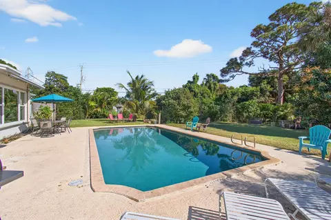 2011 Mark Ave, Lake Worth Beach, FL 33461