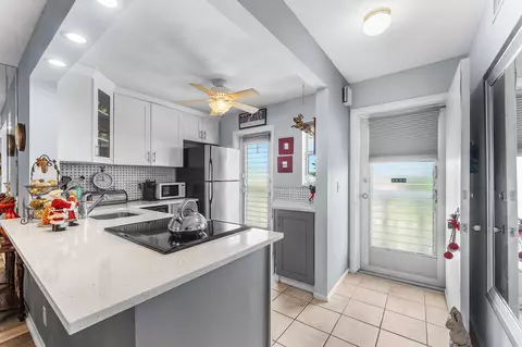 2161 NE 1st Ct #205, Boynton Beach, FL 33435