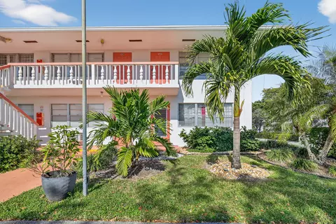 113 Windsor F, West Palm Beach, FL 33417