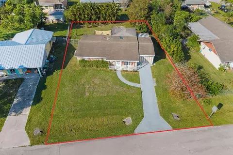 422 Coconut Ave E, Port Saint Lucie, FL 34952