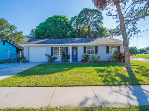 3215 Indiana Ct, Fort Pierce, FL 34947