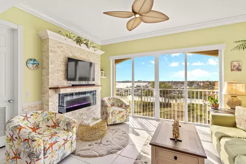 33 Harbour Isle Dr W #306, Fort Pierce, FL 34949