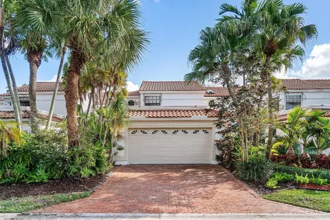 22640 Caravelle Cir, Boca Raton, FL 33433