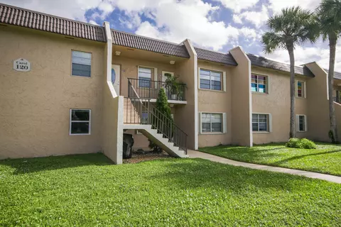 120 Lake Meryl Dr #117, West Palm Beach, FL 33411