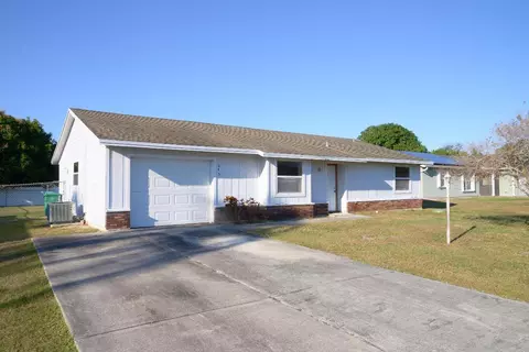 443 SW Meadow Ter, Port Saint Lucie, FL 34984