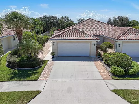 8256 SE Paurotis Ln, Hobe Sound, FL 33455