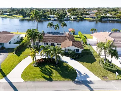 7025 Pine Tree, Lake Clarke Shores, FL 33406