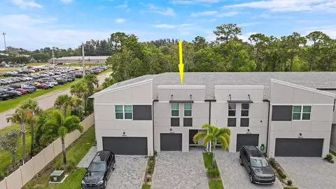 3903 SE Mentmore Ln, Stuart, FL 34997