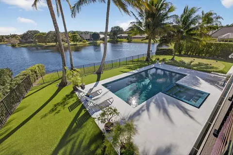 18145 SE Heritage Dr, Tequesta, FL 33469