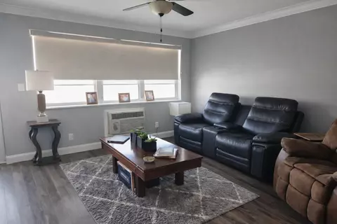 155 Sussex H, West Palm Beach, FL 33417
