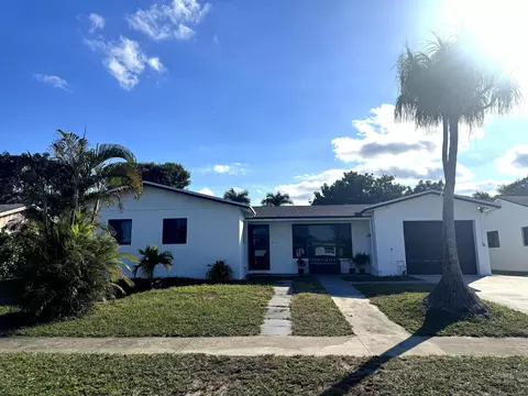 4170 Sussex Ave, Lake Worth, FL 33461