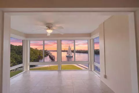 1 Colonial Clb #304, Boynton Beach, FL 33435