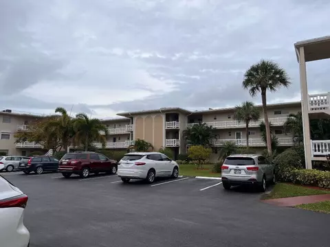 2811 S Garden Dr #207, Lake Worth, FL 33461
