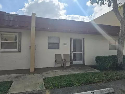 132 Lake Dora, West Palm Beach, FL 33411