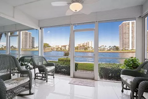 20 Yacht Club Dr #107, North Palm Beach, FL 33408