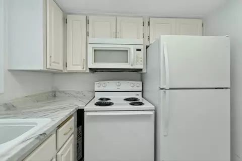 Kitchen - 331 Tequesta Dr #224, Tequesta, FL 33469 photo 1 of 3