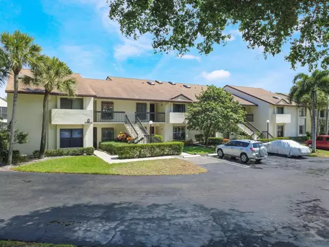 3349 Lucerne Park Dr, Greenacres, FL 33467