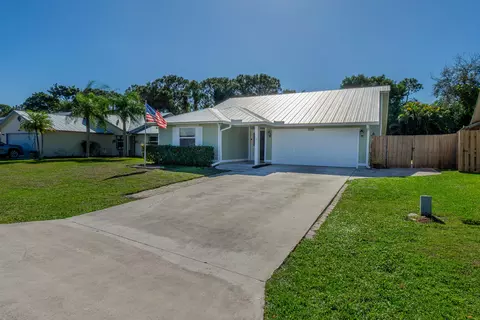 4222 SE Satinleaf Pl, Stuart, FL 34997