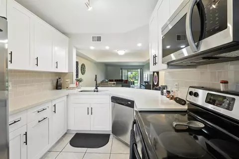 23380 Carolwood Ln #202, Boca Raton, FL 33428