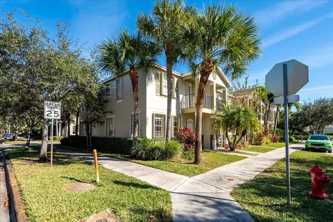 2177 SE Destin Dr, Port Saint Lucie, FL 34952