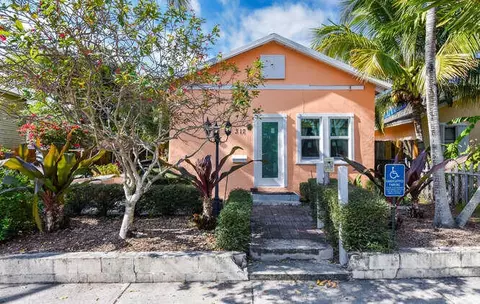 317 N D St E, Lake Worth Beach, FL 33460