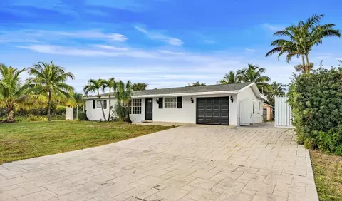 475 Forest Estate Dr, West Palm Beach, FL 33415