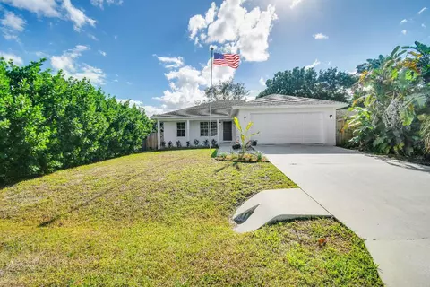 2352 SE Monroe, Stuart, FL 34997