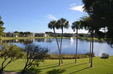 5220 Las Verdes Cir #312, Delray Beach, FL 33484