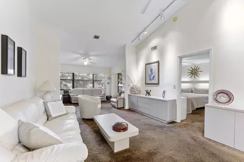 4900 Lucerne Lks W #206, Lake Worth, FL 33467