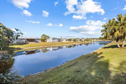 8221 Cinnamon Ln, Port Saint Lucie, FL 34952