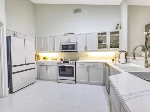 6660 Conch Ct, Boynton Beach, FL 33437 photo 2