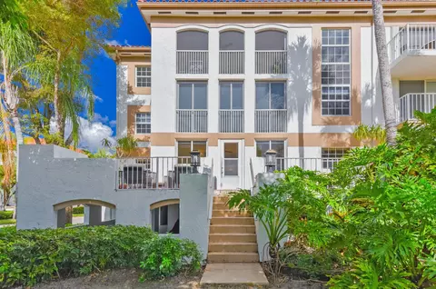 7369 Orangewood Ln #108, Boca Raton, FL 33433