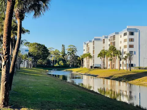 7770 Tahiti Ln #405, Lake Worth, FL 33467