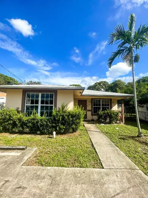 17 SW 6th Ave, Dania Beach, FL 33004