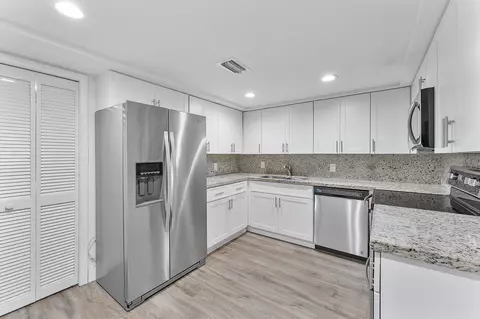 16475 Golf Club Rd #207, Weston, FL 33326