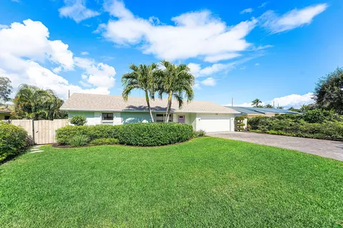 711 SW 27th Ter, Boynton Beach, FL 33435