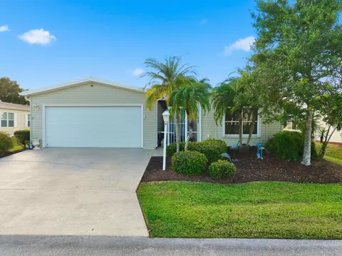 8121 9th Hole Dr, Port Saint Lucie, FL 34952