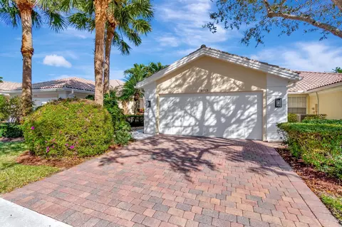 8313 Cozumel Ln, Wellington, FL 33414