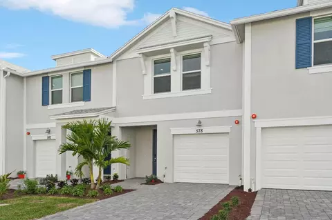 578 Salisbury Cir, Fort Pierce, FL 34982