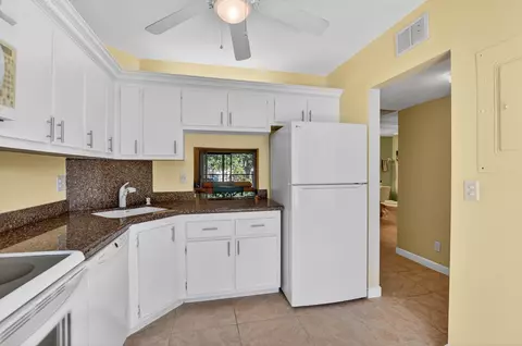 265 SE 10th St #11C, Deerfield Beach, FL 33441 photo 17