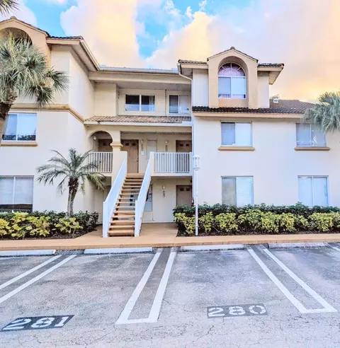 19117 Glenmoor Dr, West Palm Beach, FL 33409