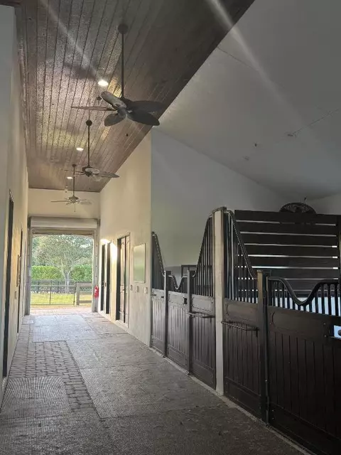 1634 Trotter Ct, Wellington, FL 33414