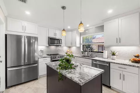 9955 Cherry Tree #B, Boynton Beach, FL 33436