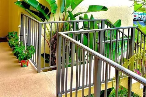 1561 Windorah Way #F, West Palm Beach, FL 33411