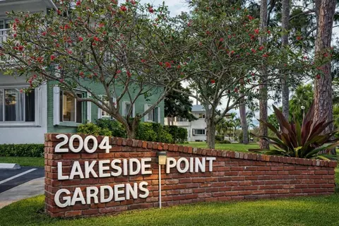1950 Lake Osborne Dr #18, Lake Worth, FL 33461