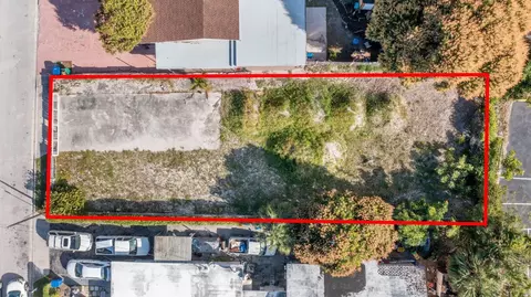 1045 W 30th St, Riviera Beach, FL 33404