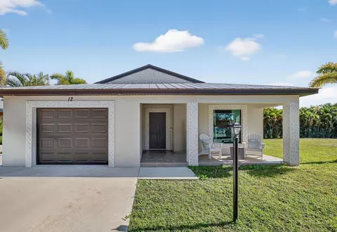 9 Kachina Ln, Port Saint Lucie, FL 34952