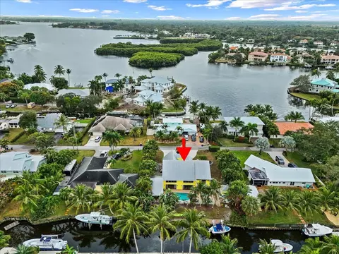 9363 SE Cove Point St, Tequesta, FL 33469