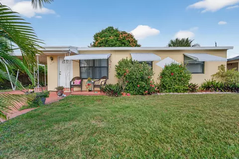 2105 Worthington Rd, West Palm Beach, FL 33409