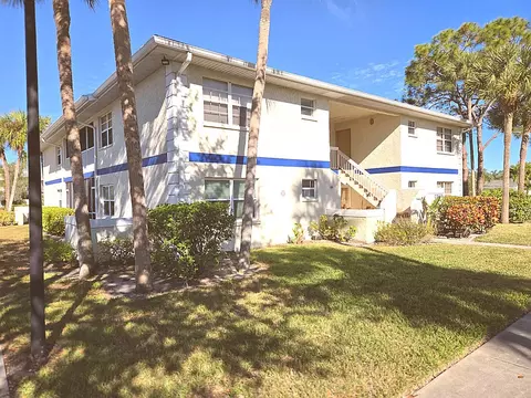 1524 SE Royal Green Cir #Q-202, Port Saint Lucie, FL 34952